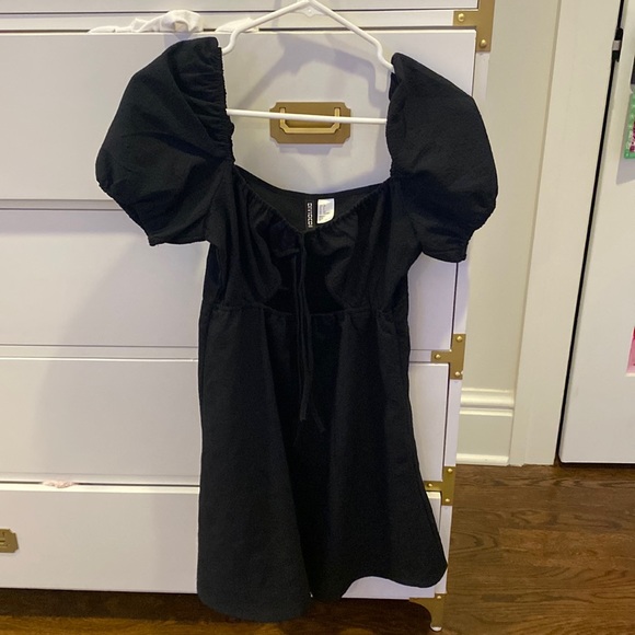 H&M Dresses & Skirts - h&m black dress